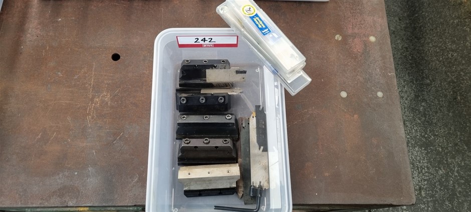 Lathe parting off holder and blades 20mm shank