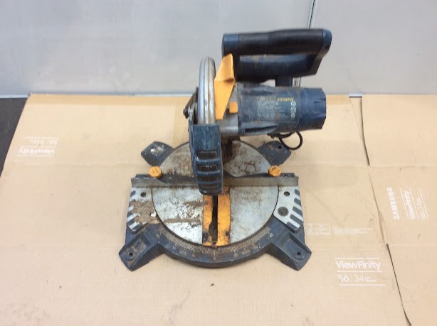 GMC LS211 Compound Mitre Saw
