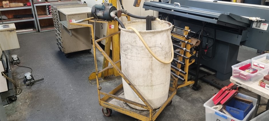 Cutting soluble oil fluid transport system