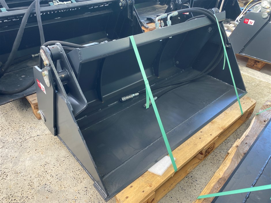Unused Multi-Purpose Mini Loader Bucket