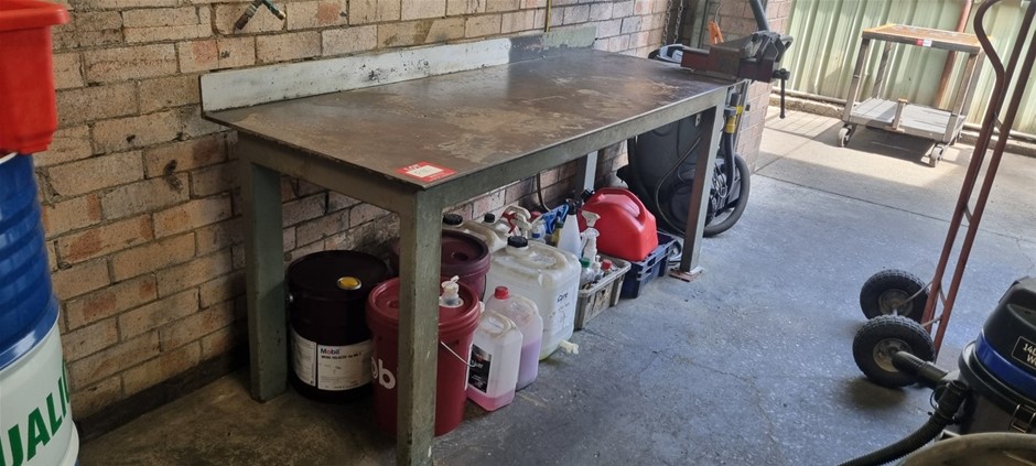 Steel work bench with vice