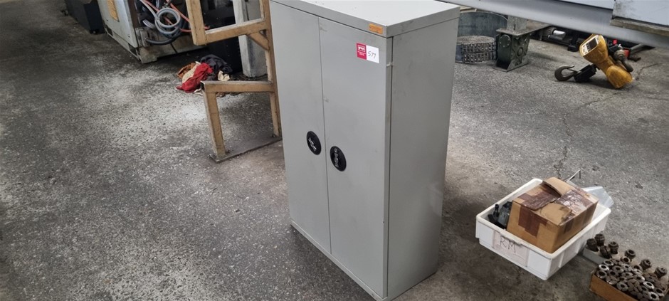 Cabinet - Drawers 
600 x 300 x1000