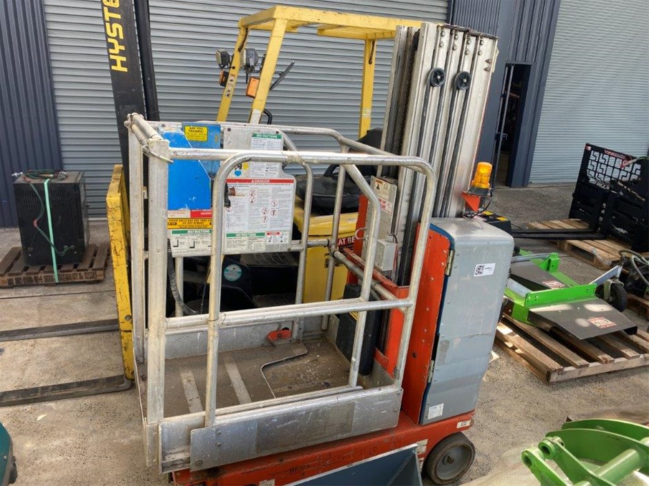 Genie GR-20 Vertical Manlift