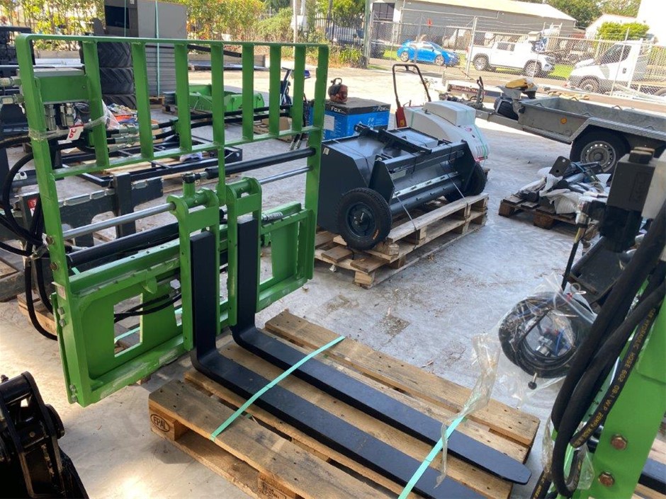 Unused Versatach Mini Loader Hydraulic Fork Tyne Attachment
