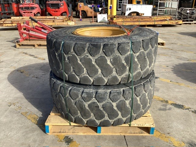 <p>Loader Wheels, Qty x 2</p>
