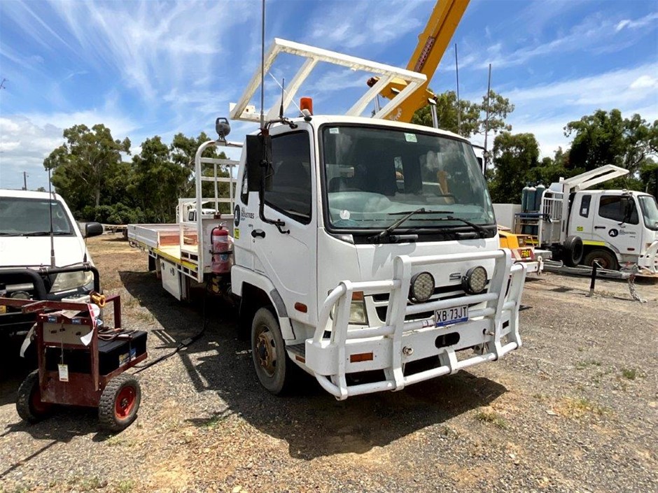 2009 Mitsubishi Fk600 4 X 2 Tray Body Truck