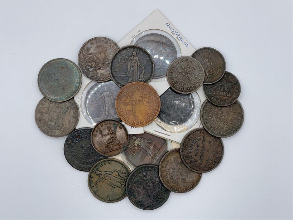 <B>Approx. 19 x Asstd AU Half Penny & One Penny Tokens