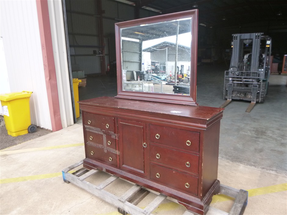 <p>Wooden dressing table with mirror</p>