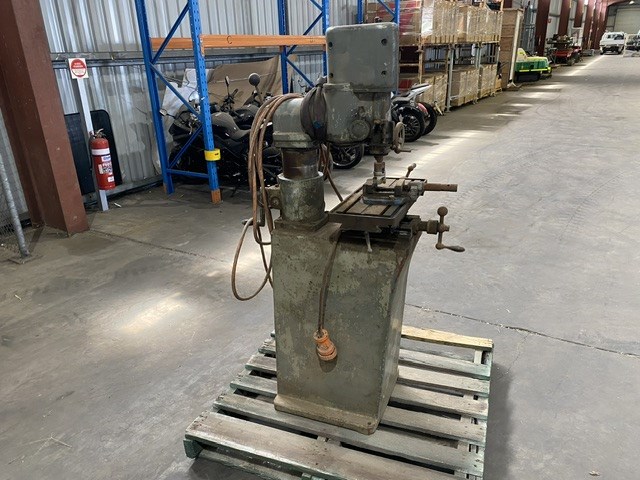 <p>AB Arboga Maskiner Pedestal Mille</p>