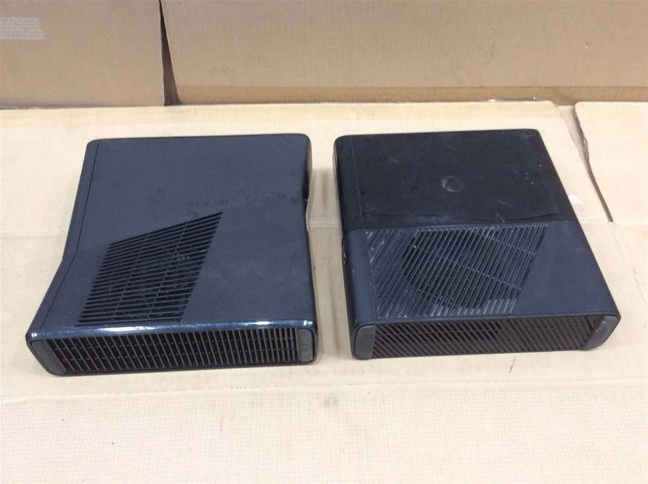 Microsoft Xbox 360 S 1439 Game Console (Lot of 2)