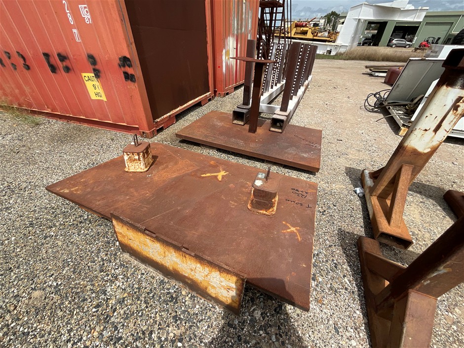 Large Steel Rack x 1 & Steel Plate x 2