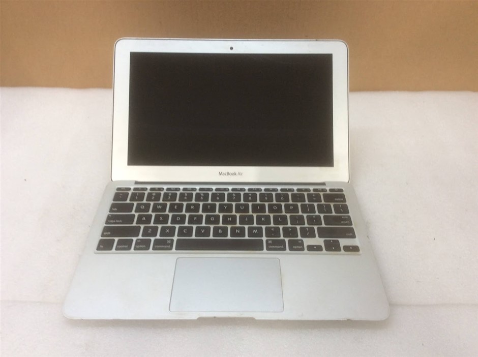 APPLE MACBOOK AIR (A1465)(EMC2558) Laptop I5-3317U 4GBRAM 64GB Silver