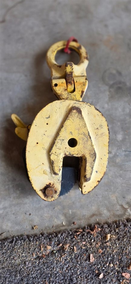 Universal Plate Clamp