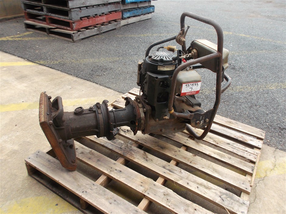 <p>Plate Compactor</p>