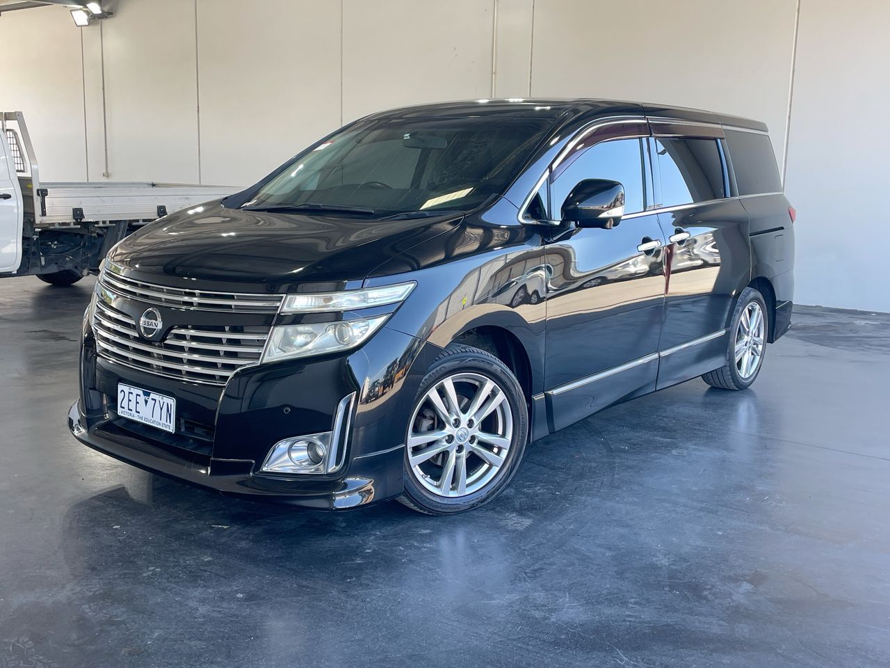 2010 NISSAN ELGRAND Automatic 7 Seats Wagon