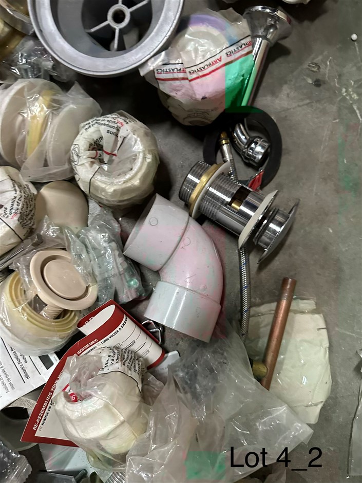 Large quantity of plumbing parts
