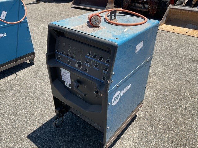 <p>Miller Syncowave 2500X 3 Phase Welder </p>