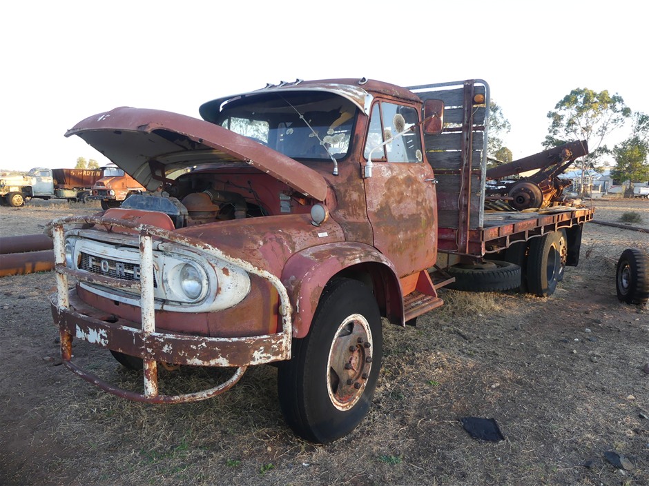 Circa 1963 Ford 84985 Table Top Truck (Vintage)