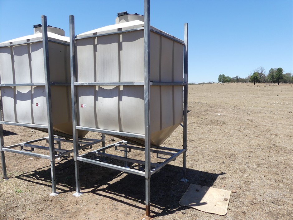 <B>Staka Silos Stacker Grain Bins</B>