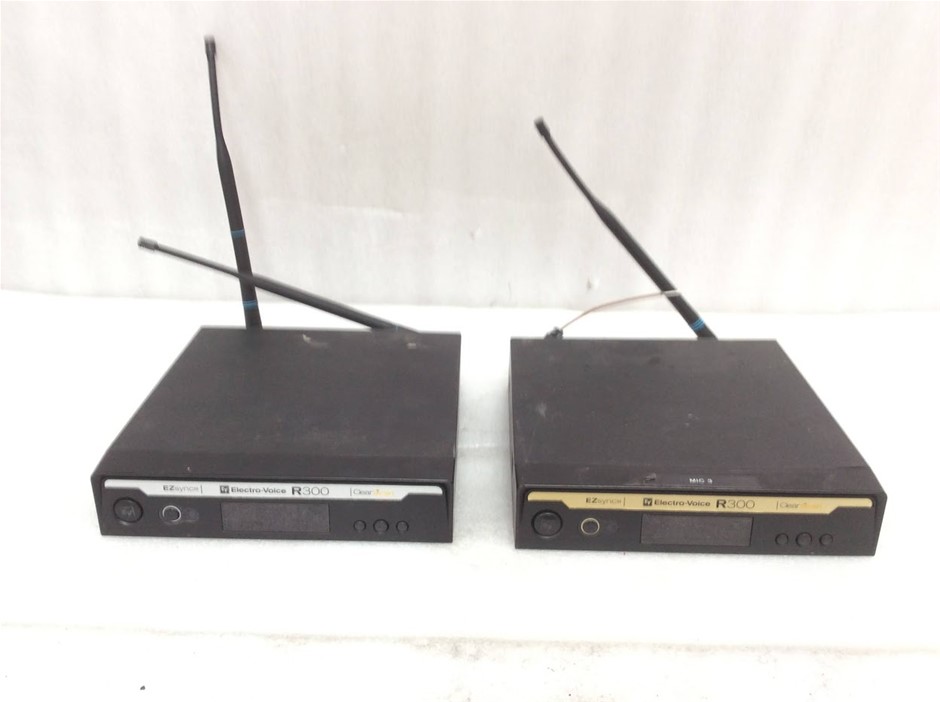 Electro-Voice R300 Wireless Microphone Receiver (Lot of 2)