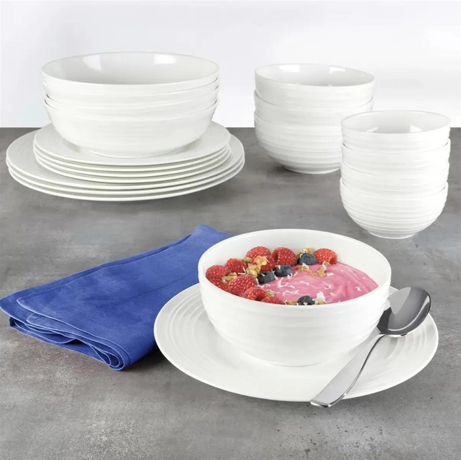 MIKASA 20pc Ciara Bone China Dinnerware Set. NB: Not in original packaging.