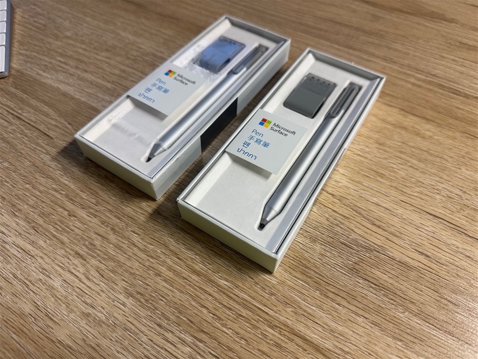 2 x Microsoft Surface Pens