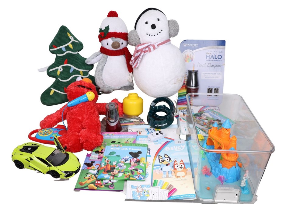 Assorted Toys, inc. CRAYOLA & SIGNATURE, And More. NB: Some are used/damage