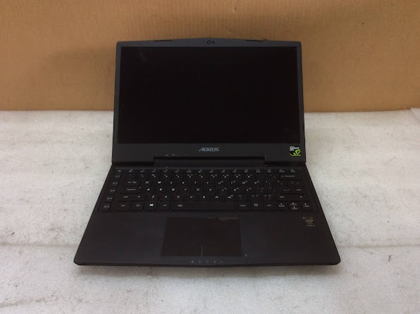 GIGABYTE AORUS X3 Laptop i7 4170HQ 4GBRAM/256GB Black