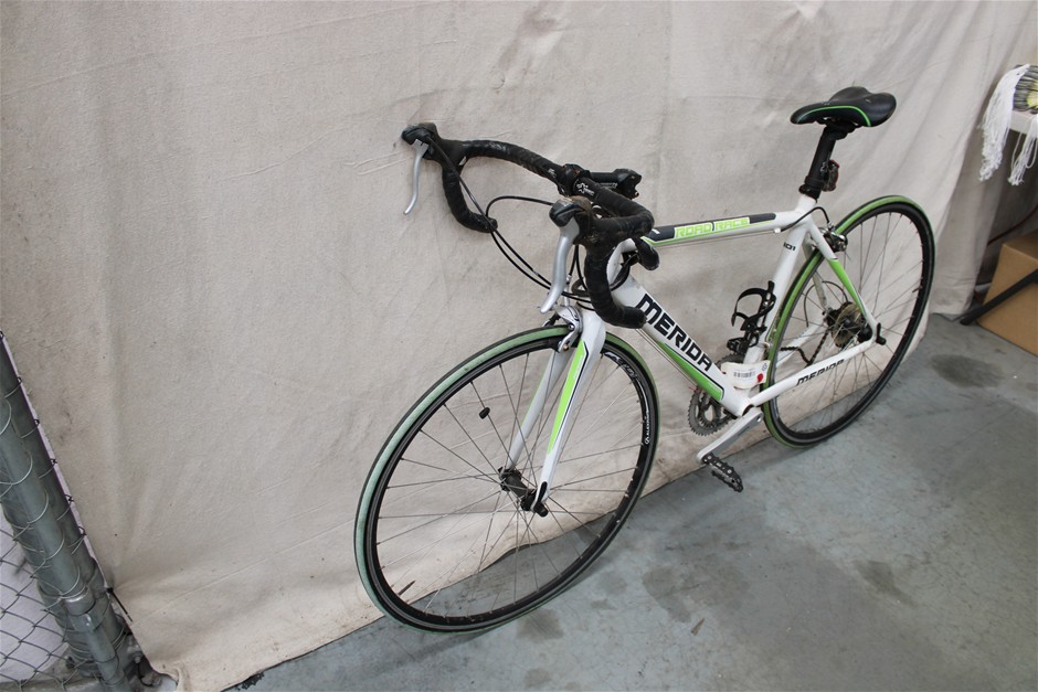 Merida Road Race White/Green Road Bicycle