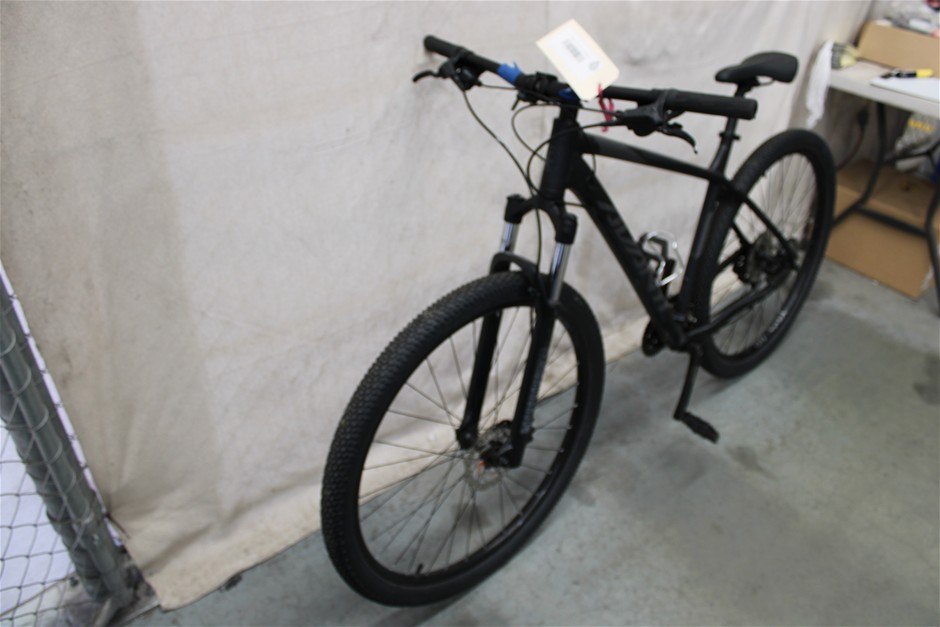 Avanti Black/Grey Bicycle
