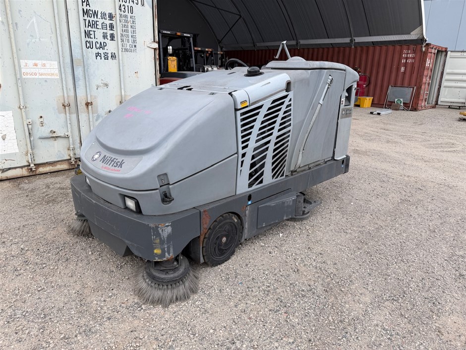 <p>Nilfisk CR1400 Combination Sweeper/Scrubber</p>