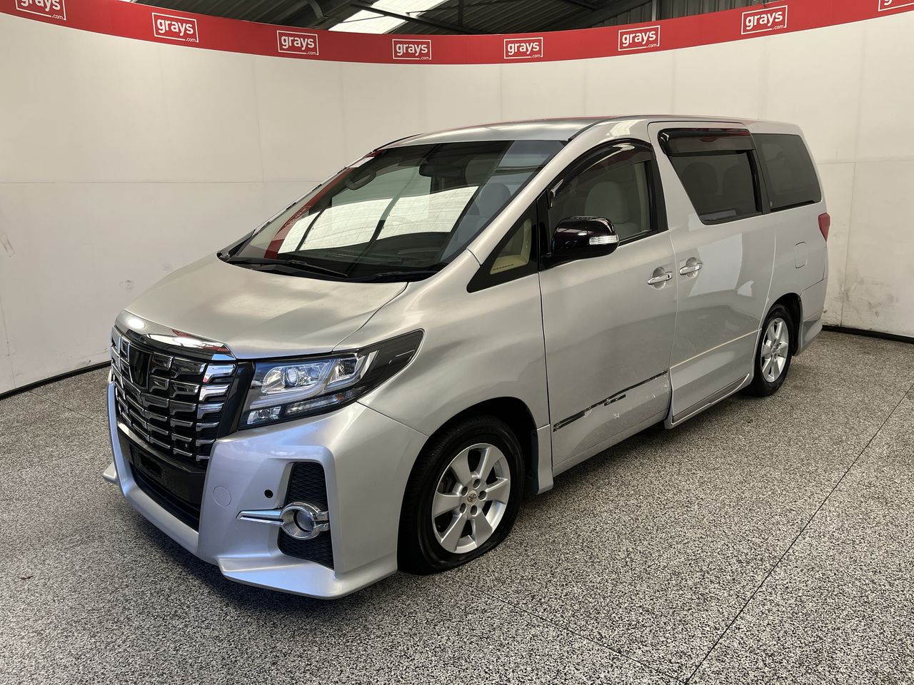 2011 Toyota Alphard Automatic 8 Seats People Mover