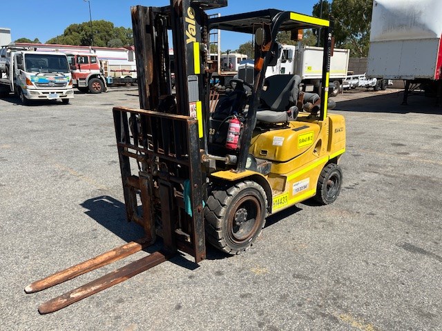 <p>Yale GDP30TK Counterbalance Forklift</p>
