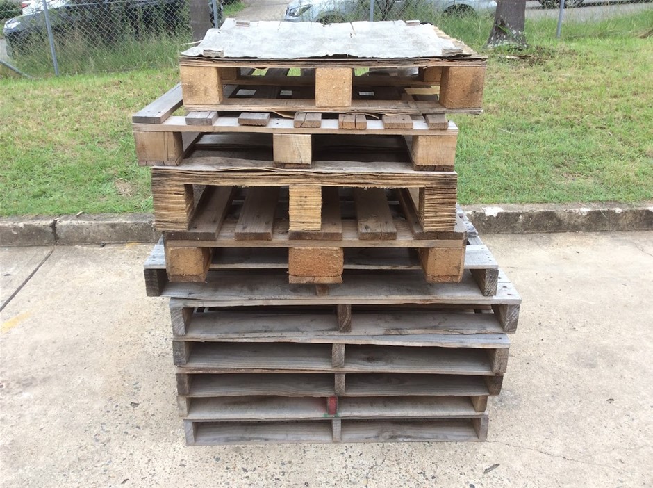 Mixed Wooden Shipping Pallets (Lot of 10)
