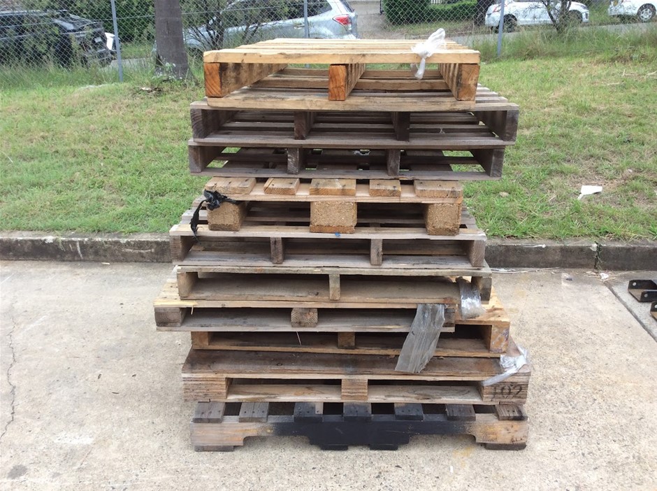 Mixed Wooden Shipping Pallets (Lot of 10)