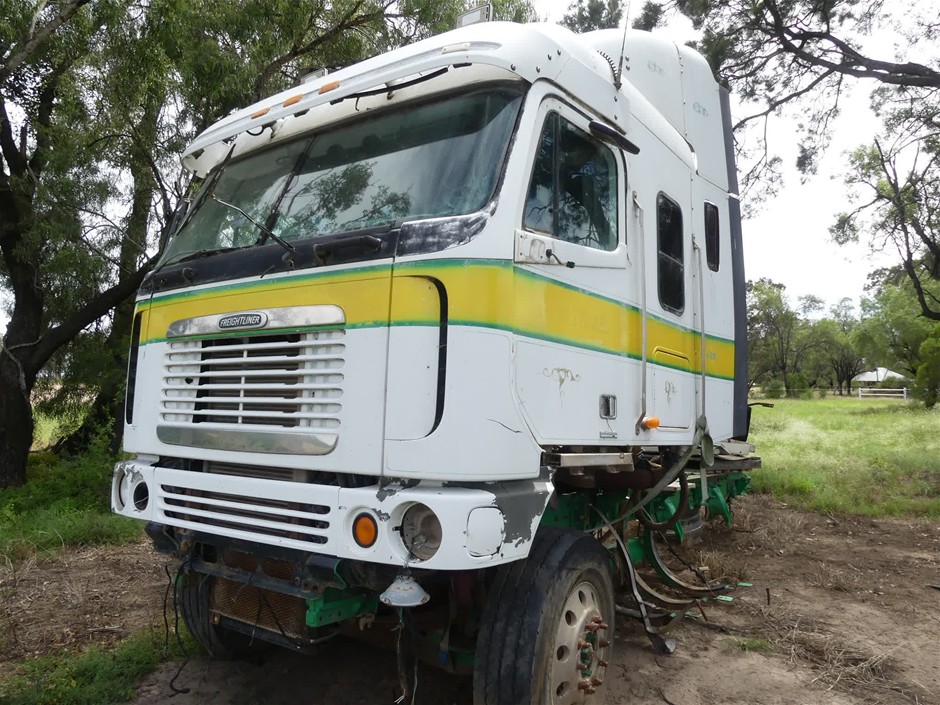 <B>Freightliner Argosy Prime Mover (Salvage)</B>