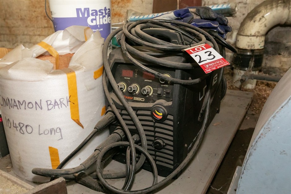 UNIUMIG RAZOR 250 Mig Welder