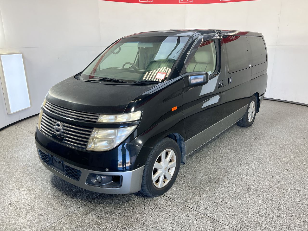 2004 Nissan Elgrand E51 Automatic 7 seats - Import