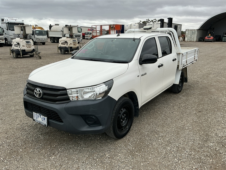 2019 Toyota Hilux 4X2 WORKMATE Automatic Dual Cab