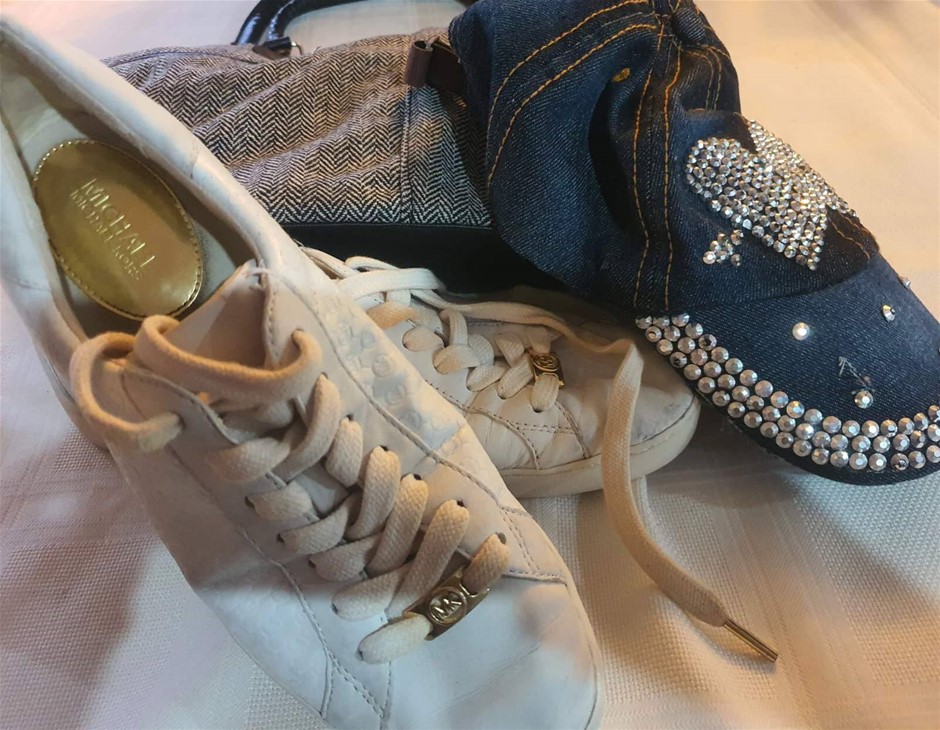 Michael Kors Rubber Shoes S 9 , Hut and Bag in very good condition . Used
