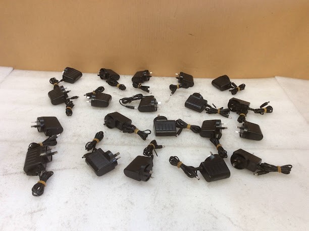 Mix Brand and Model YHSW-120100S Switching Power Supply (Lot of 20)