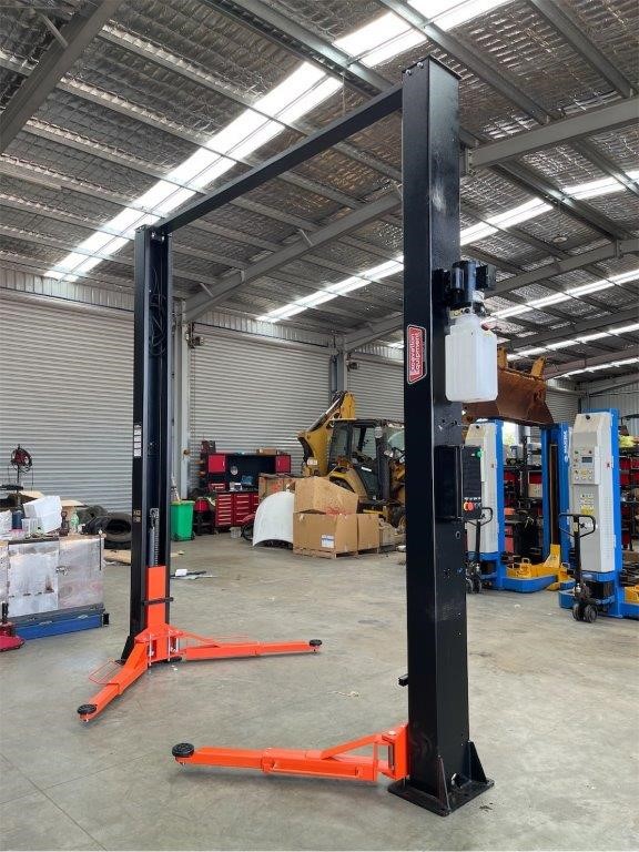 Two Post Car Lift (Unused)