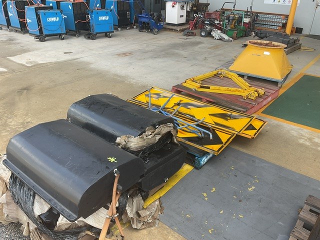 <p>Under Belly Water Tanks, Road Signs, Steel Clamps </p>