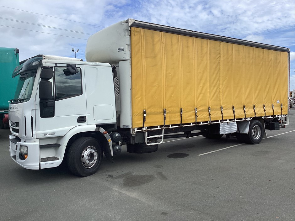 2009 Iveco Eurocargo 60E28 Auto 4 x 2 Curtainsider Truck