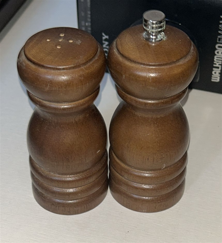 Wood Salt Shaker & Pepper Mill Set