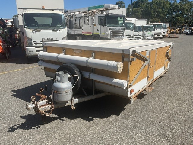 1976 Viscount Pop Top Caravan