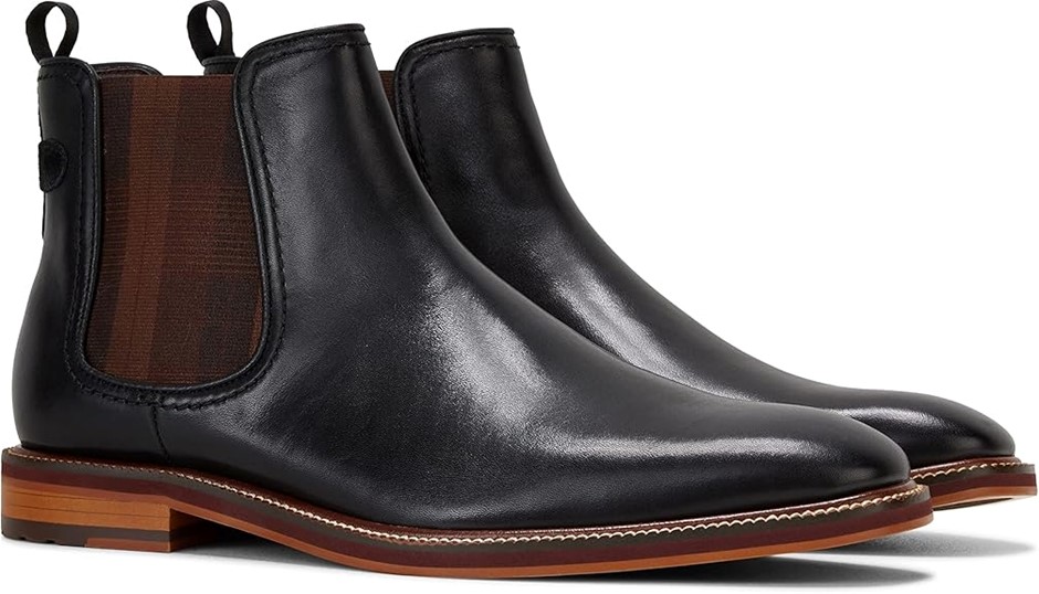 JULIUS MARLOW Men's Scuttle Boots, US 9.5, Black. NB: Slight mark on top of