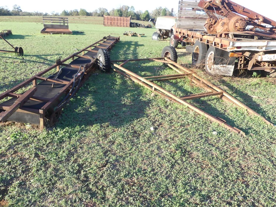 <B>Trailerable Tilting Conveyor</B>