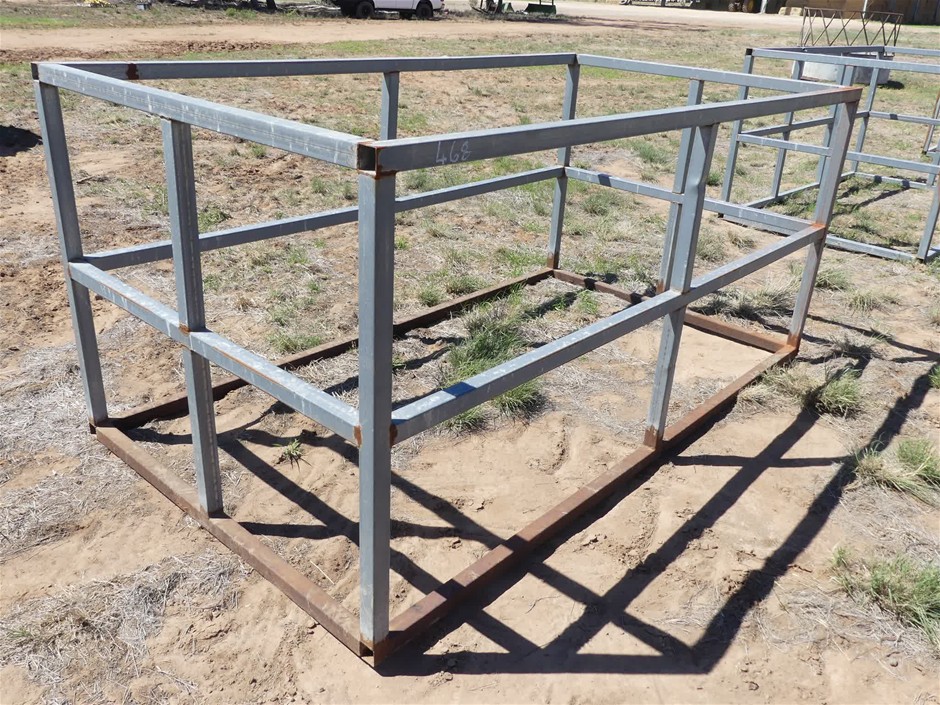 <B>Hay Cattle Feeder</B>