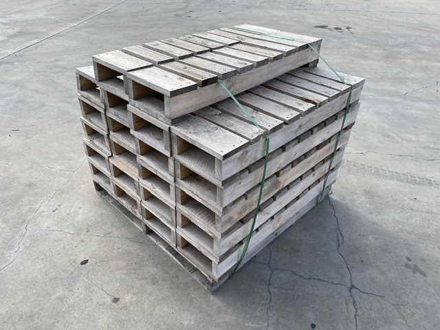 <p>Small Wood Skid Pallets</p>